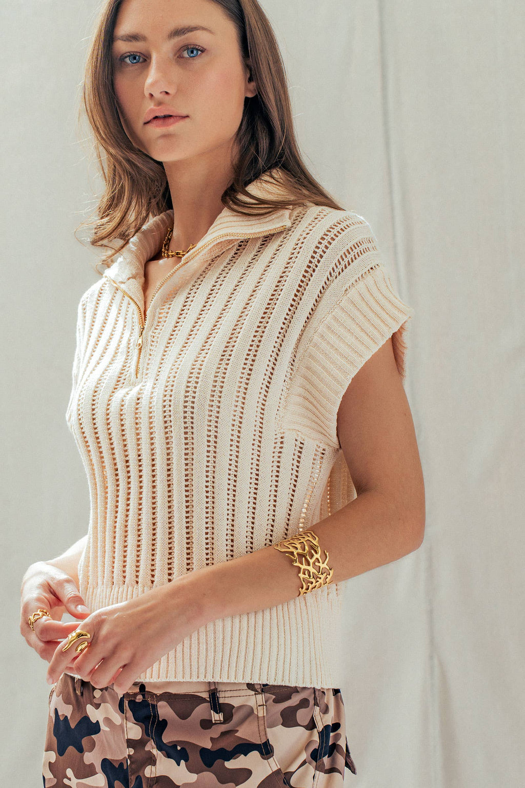 Urban Daizy - Ribbed Knit Half-Zip Mock Neck Sweater Vest