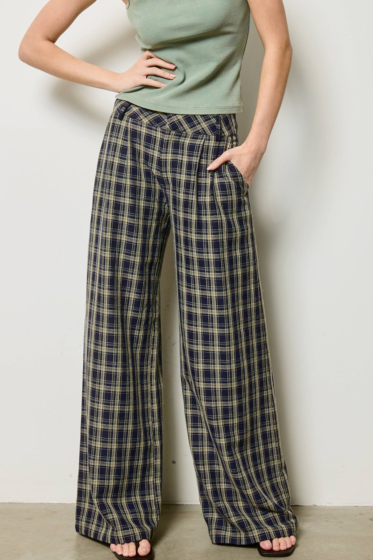 Plaid Pleated Wide Leg Trousers