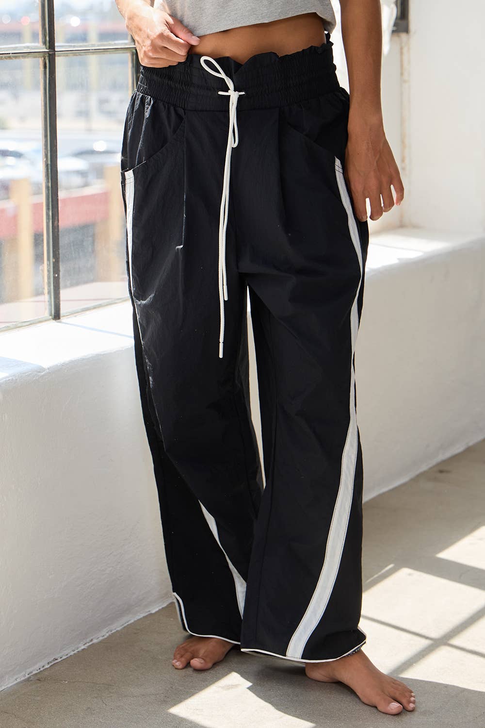 BUCKETLIST INC - IP5540 | Windbreaker Pants With Contrast Stripe