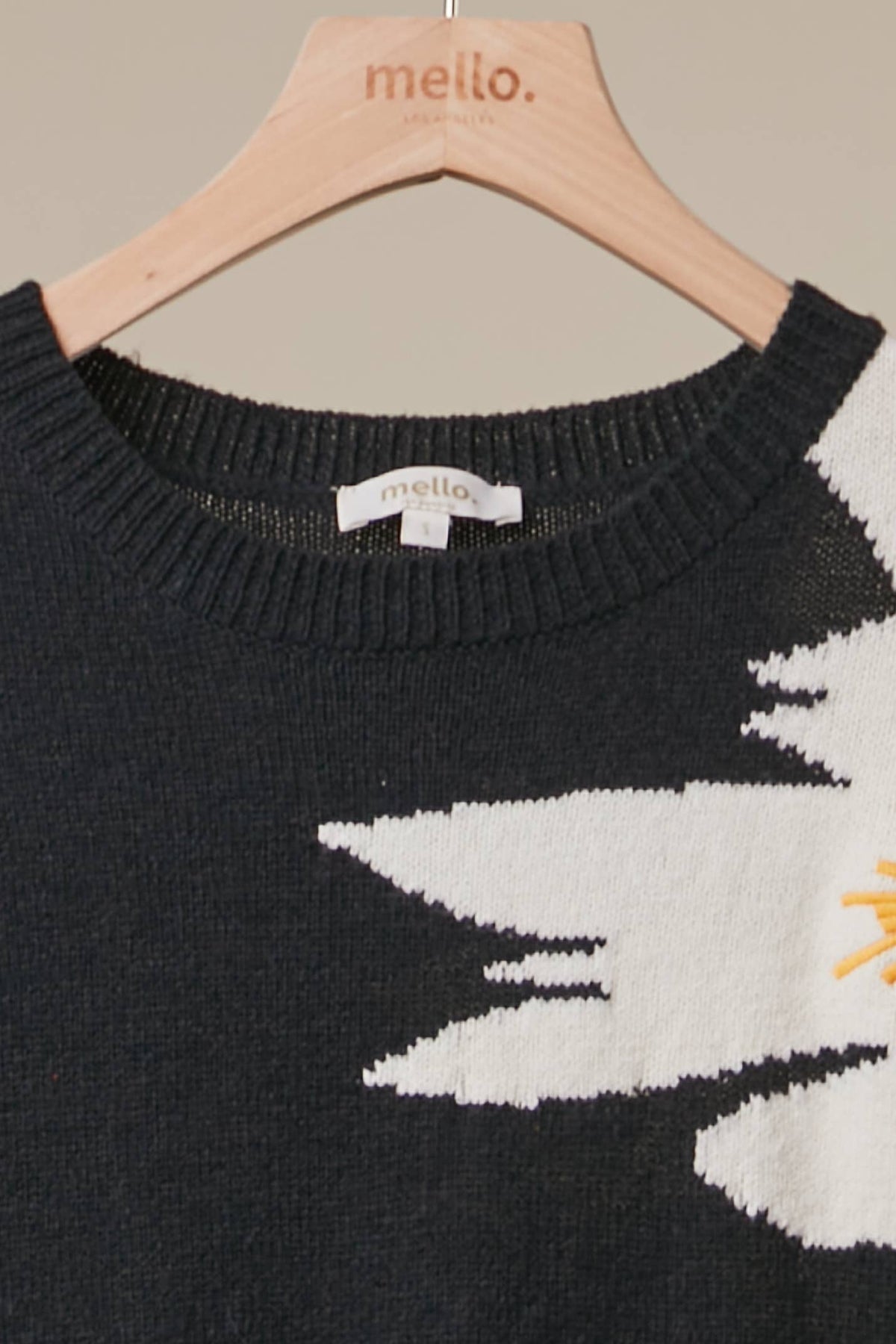 Mello. - Contrast Graphic Knit Sweater