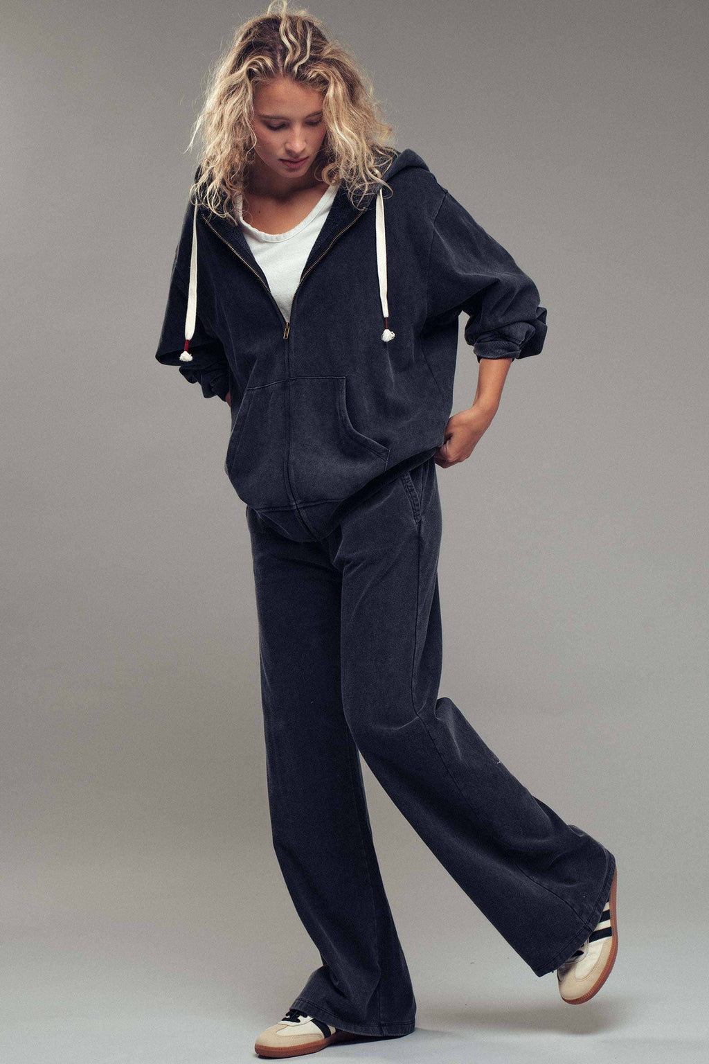 Urban Daizy - Vintage-Wash Zip-Up Hoodie
