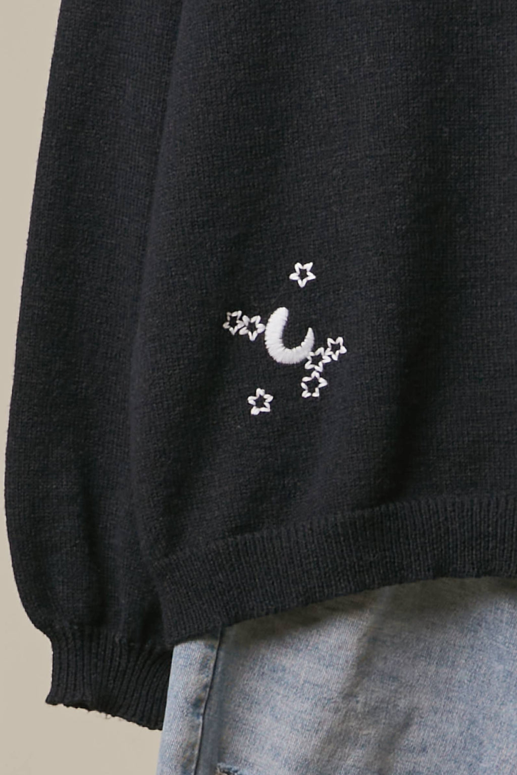 Mello. - Contrast Graphic Knit Sweater