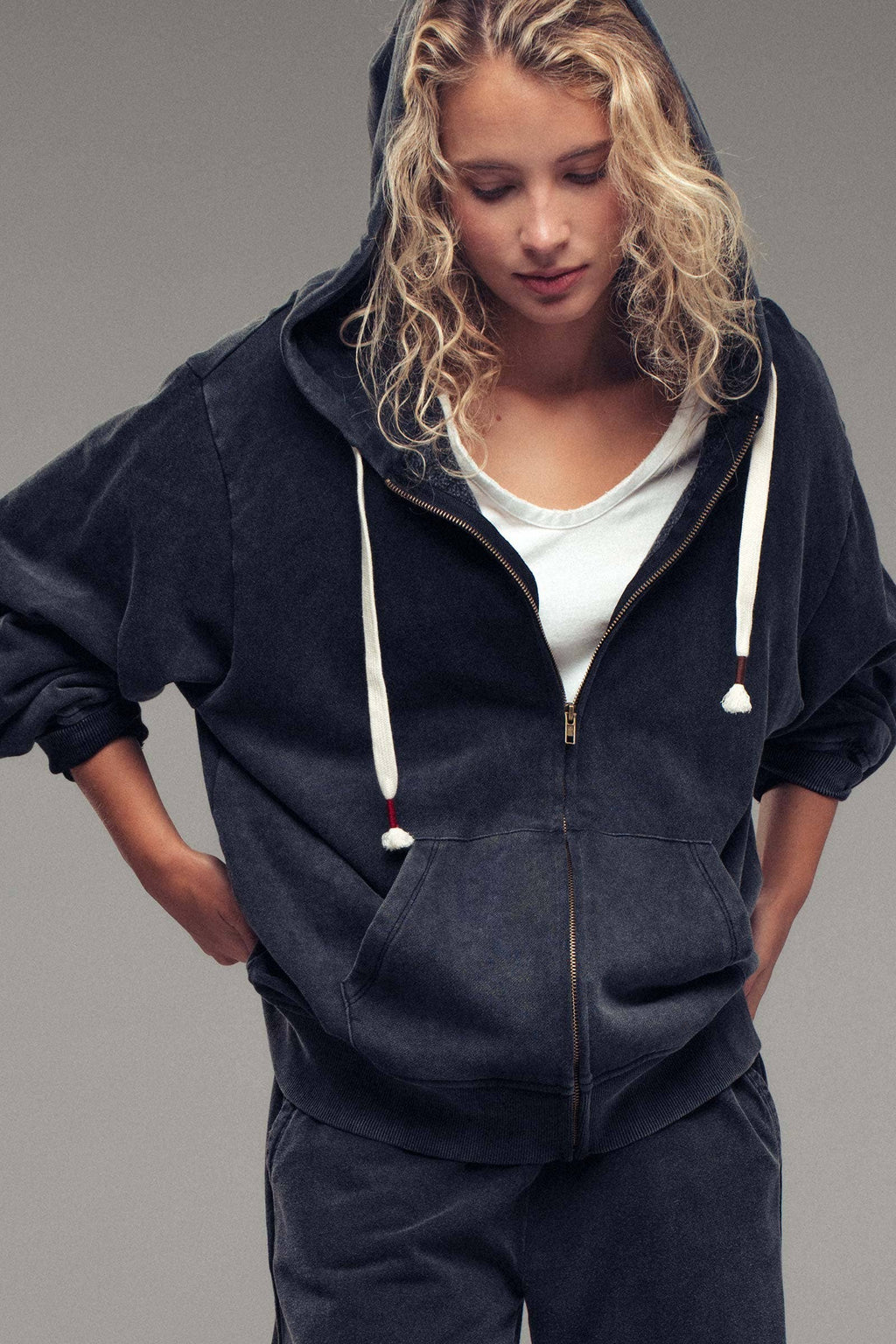 Urban Daizy - Vintage-Wash Zip-Up Hoodie