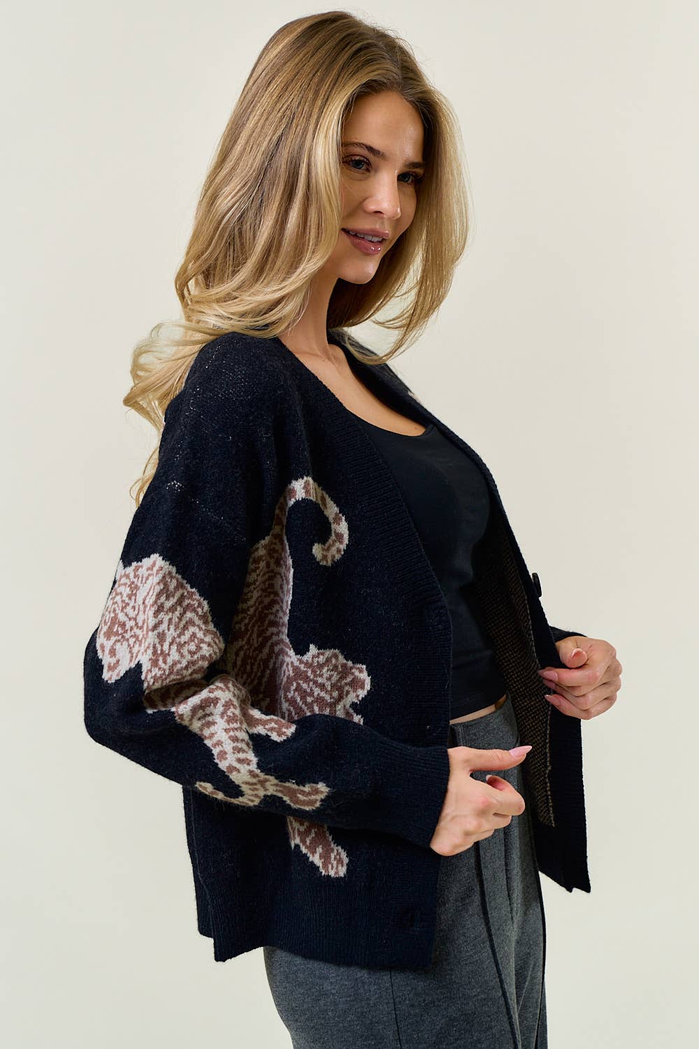 Doe and Rae - TIGER PRINTED SWEATER CARDIGAN