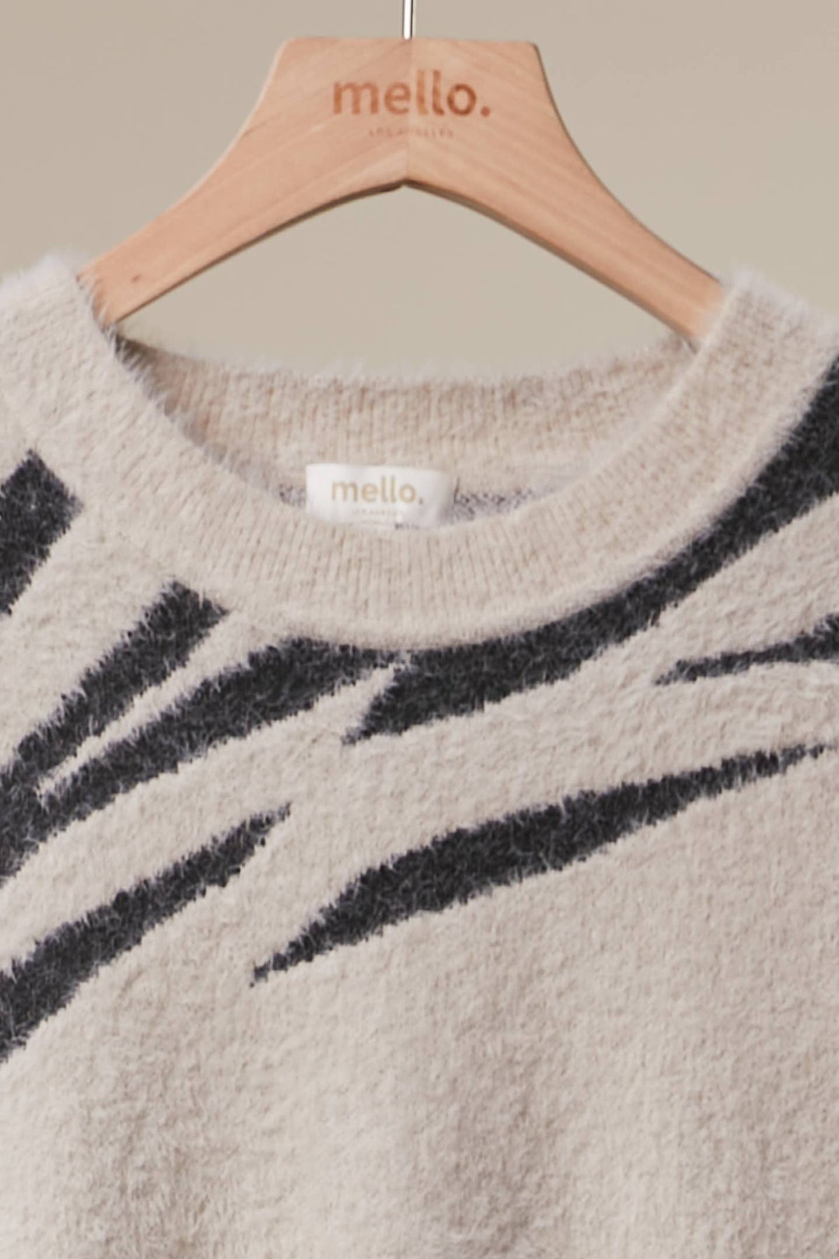 Mello. - Abstract Brushstroke Knit Sweater