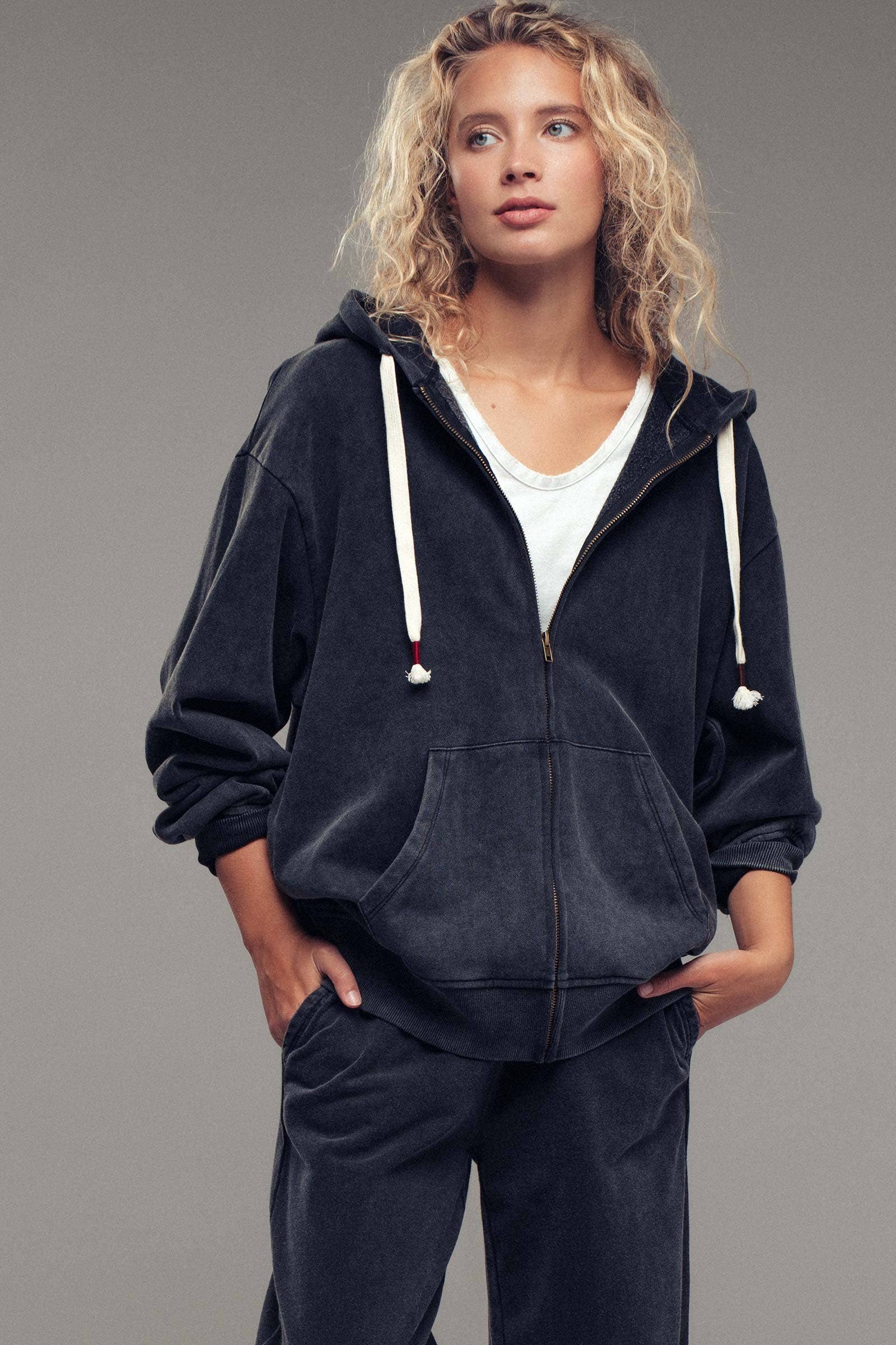 Urban Daizy - Vintage-Wash Zip-Up Hoodie