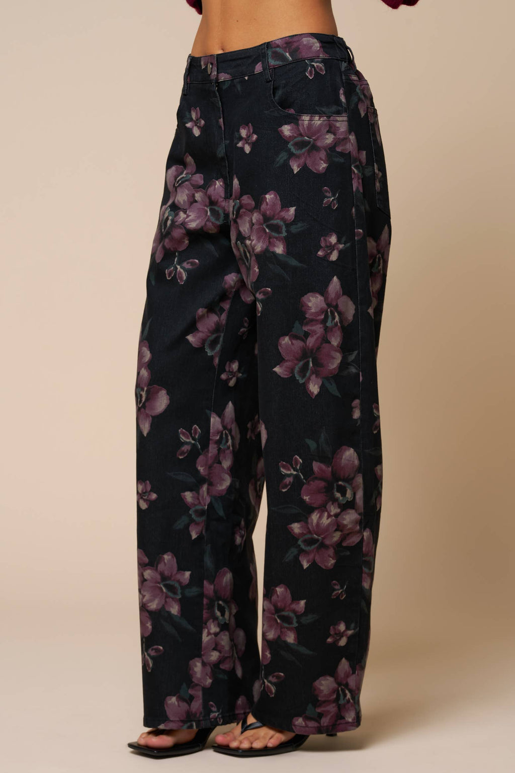A Floral Print Barrel Leg